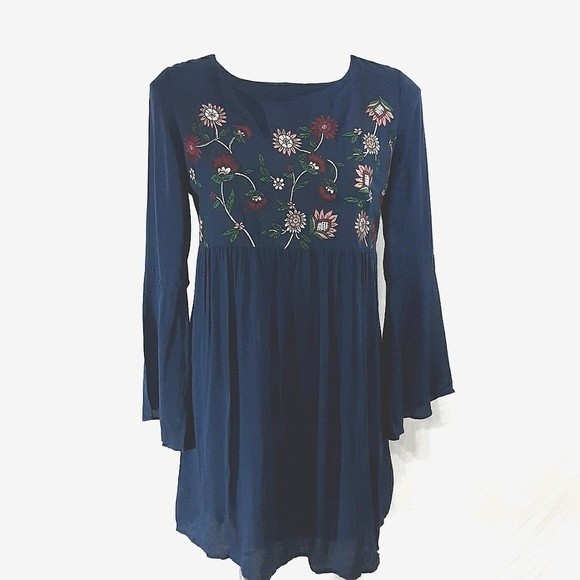 NWT BB Dakota Bria Tunic Dress S Embroidered Boho Bell Sleeve Tie Back Festival - Picture 5 of 11